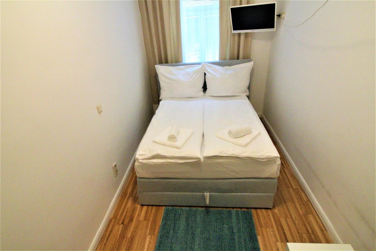 Small Studio Close To City Center Wien Exterior foto