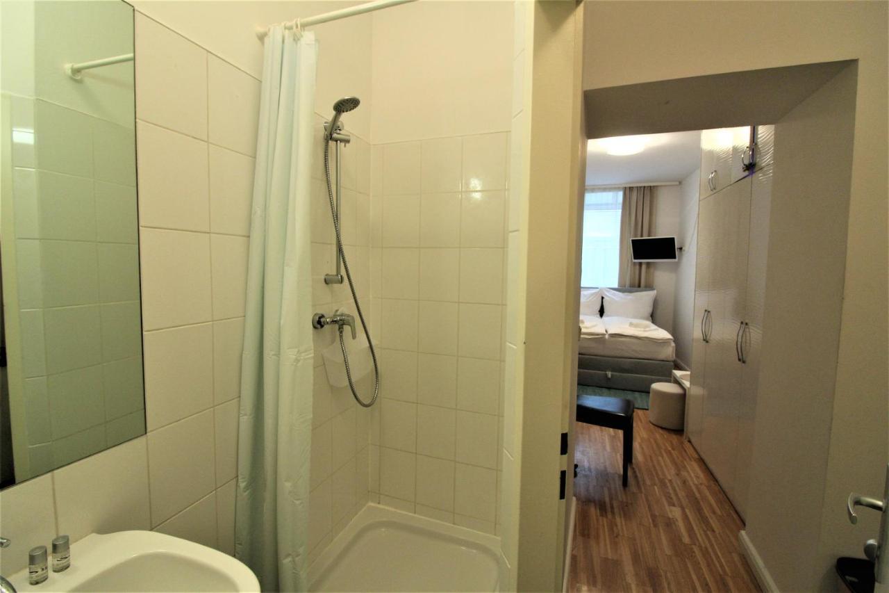 Small Studio Close To City Center Wien Exterior foto